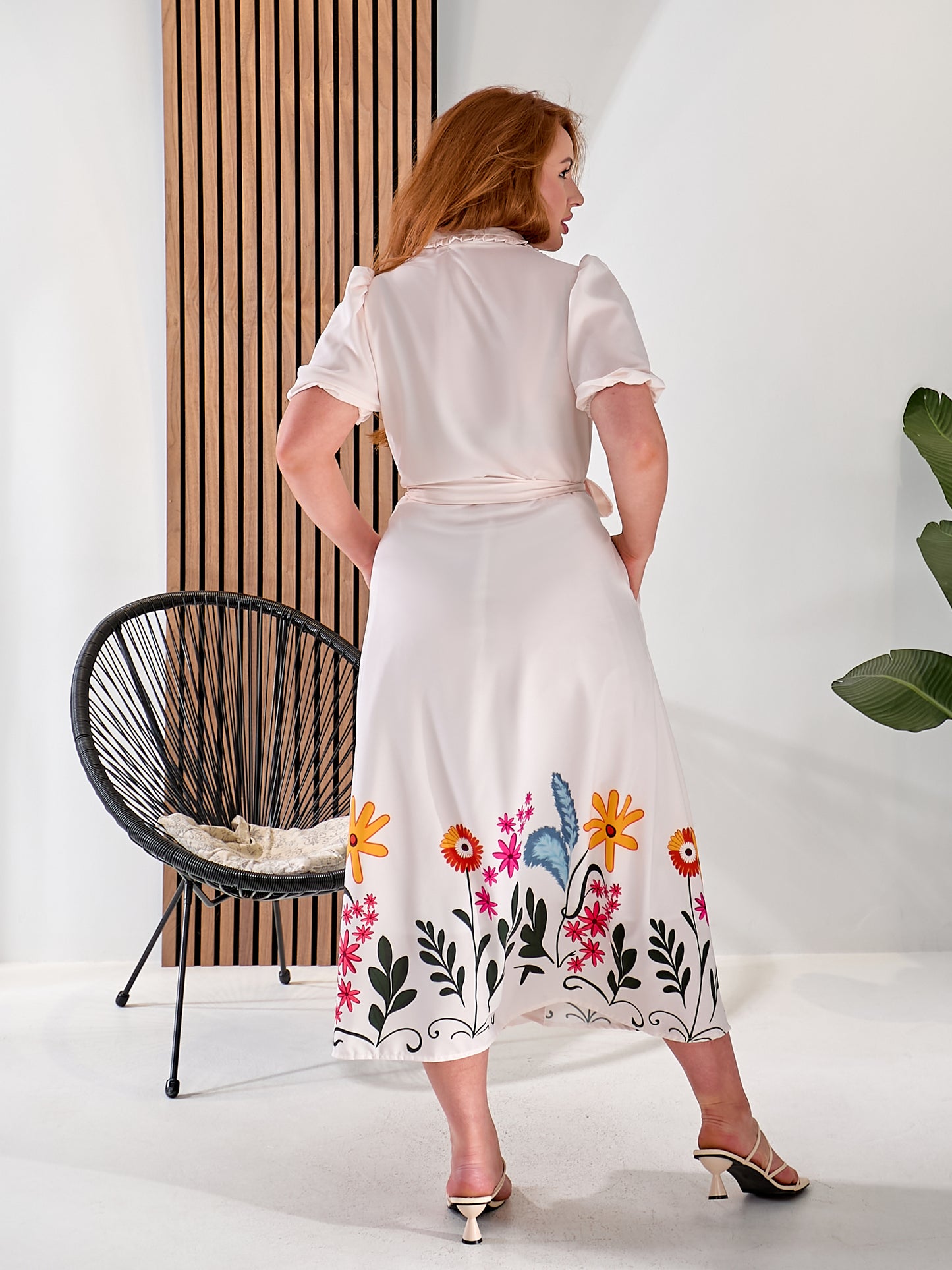 Excelente vestido vaporoso de mujer con estampado floral