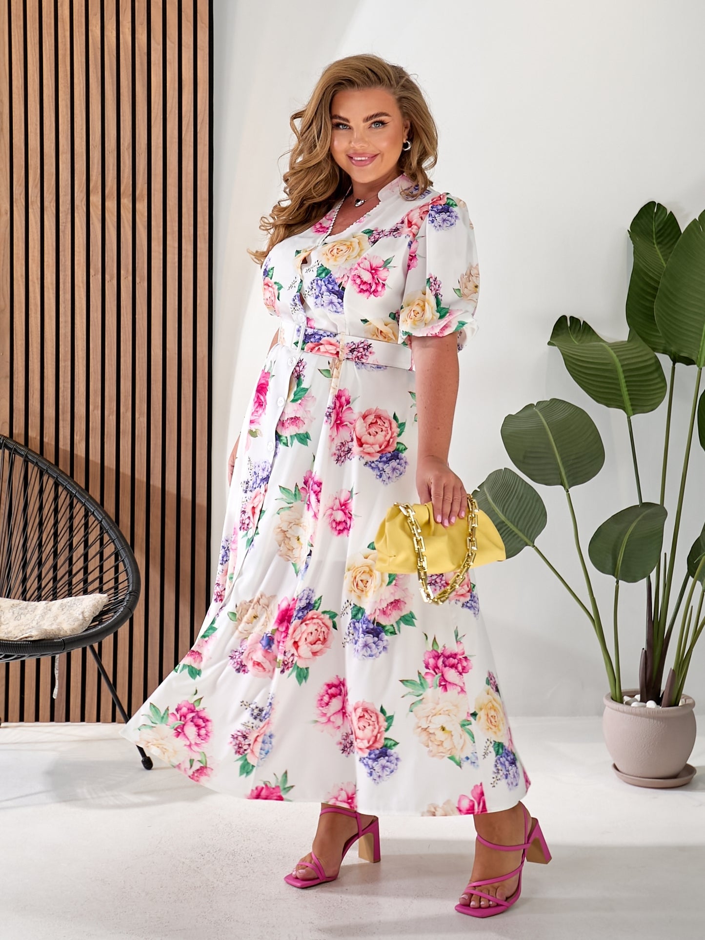 Excelente vestido vaporoso de mujer con estampado floral