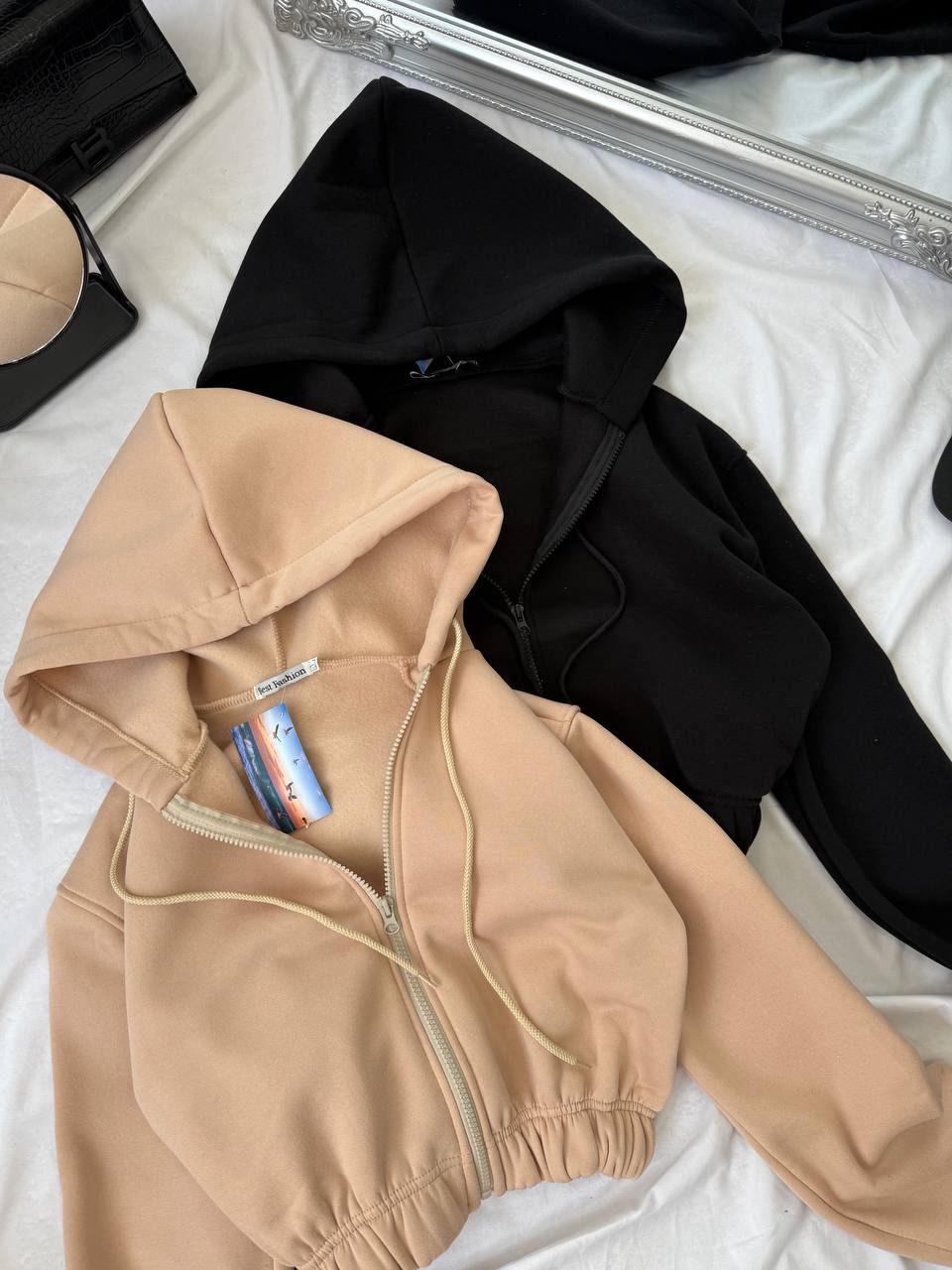 Sudadera con capucha y cremallera