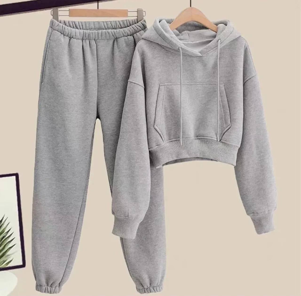 Traje de polar con sudadera corta con capucha