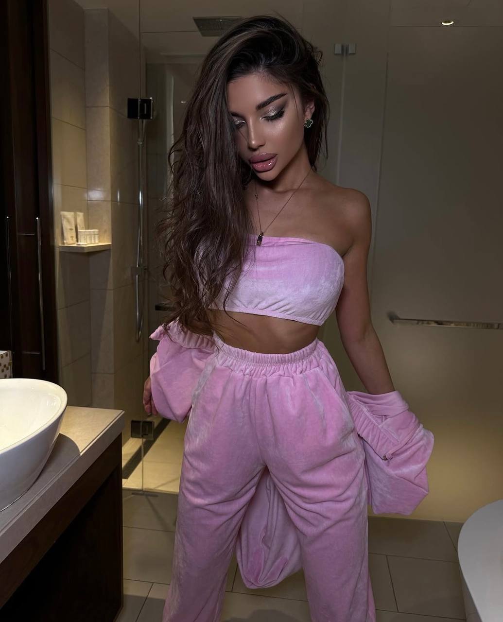 Traje de tres piezas: chaqueta + pantalones + top