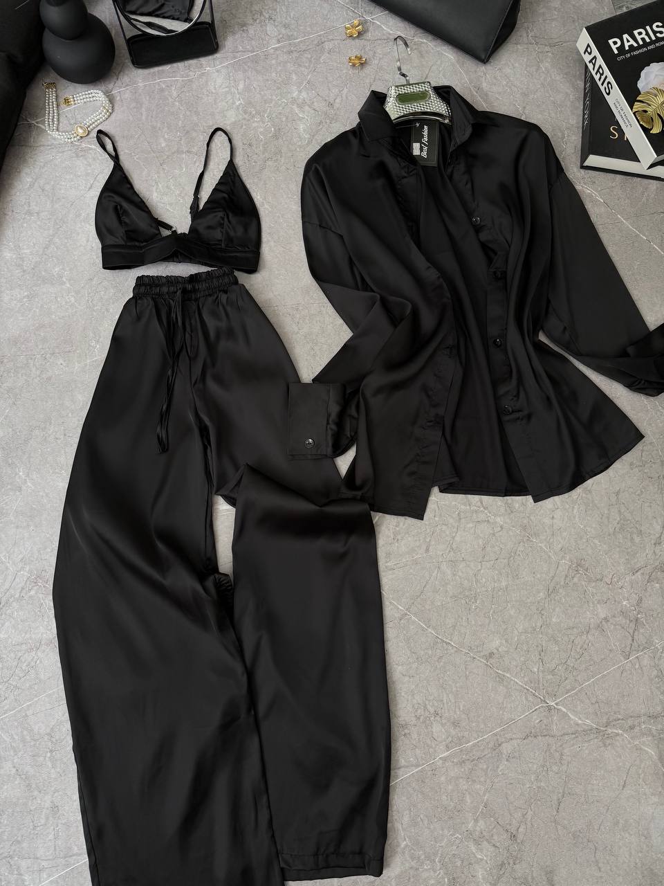 Trajes de seda en estilo pijama