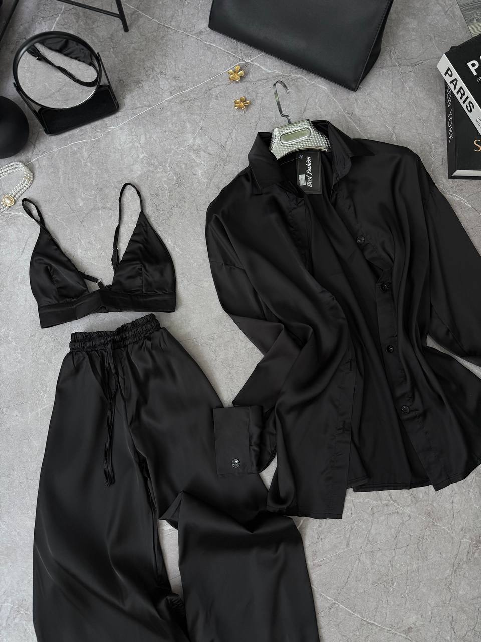 Trajes de seda en estilo pijama