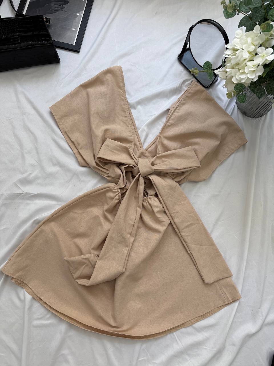 Vestido con espalda descubierta de lino natural