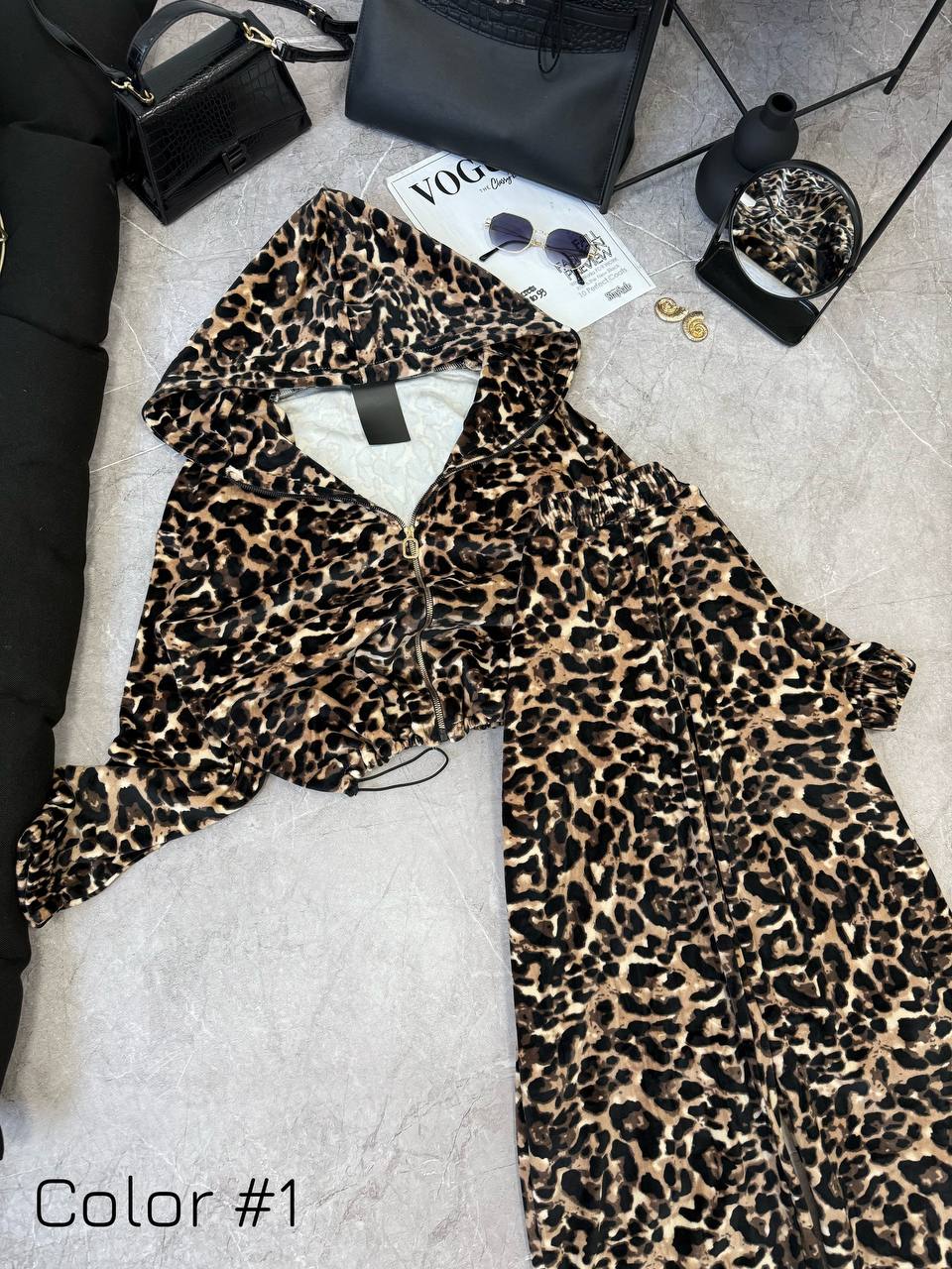 Trajes de tres piezas muy geniales de suave terciopelo