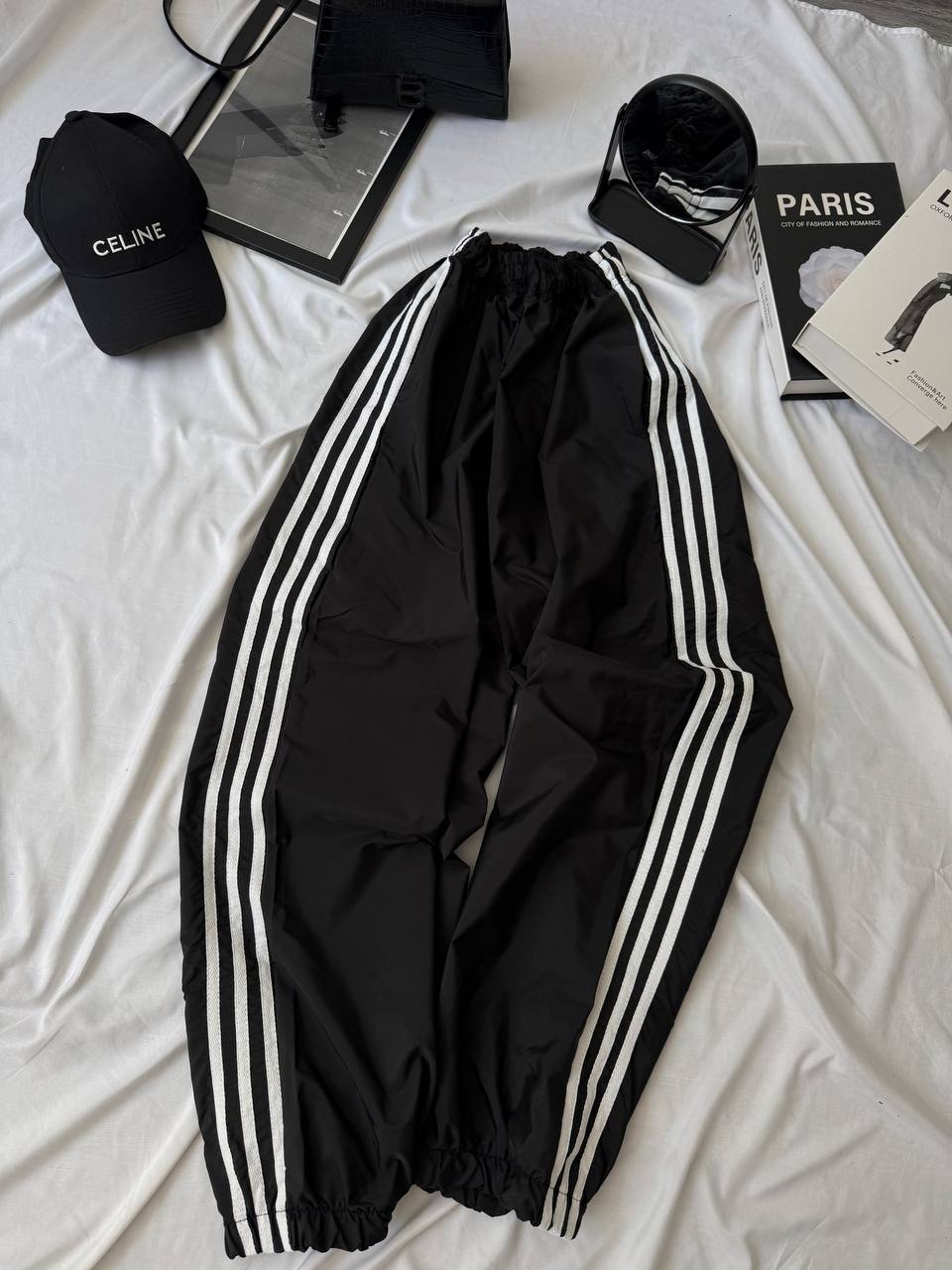 Pantalones con franjas de corte oversize