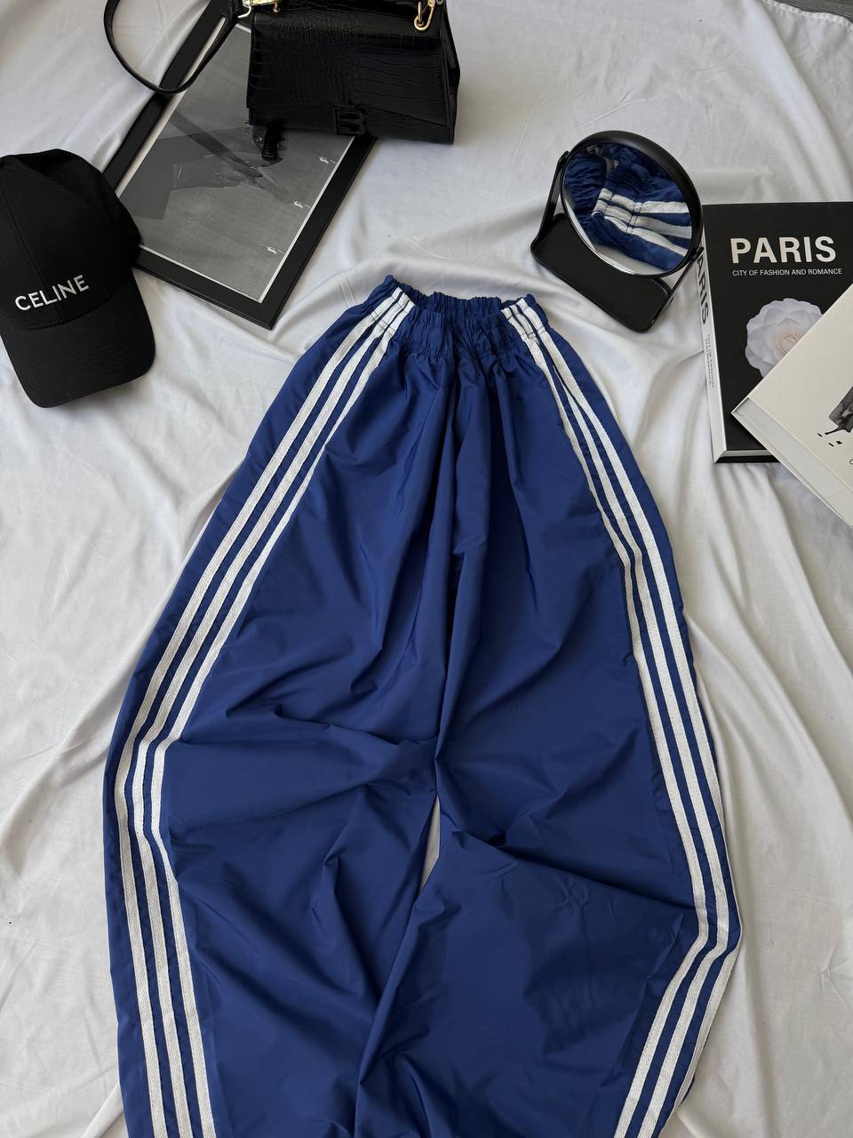 Pantalones con franjas de corte oversize