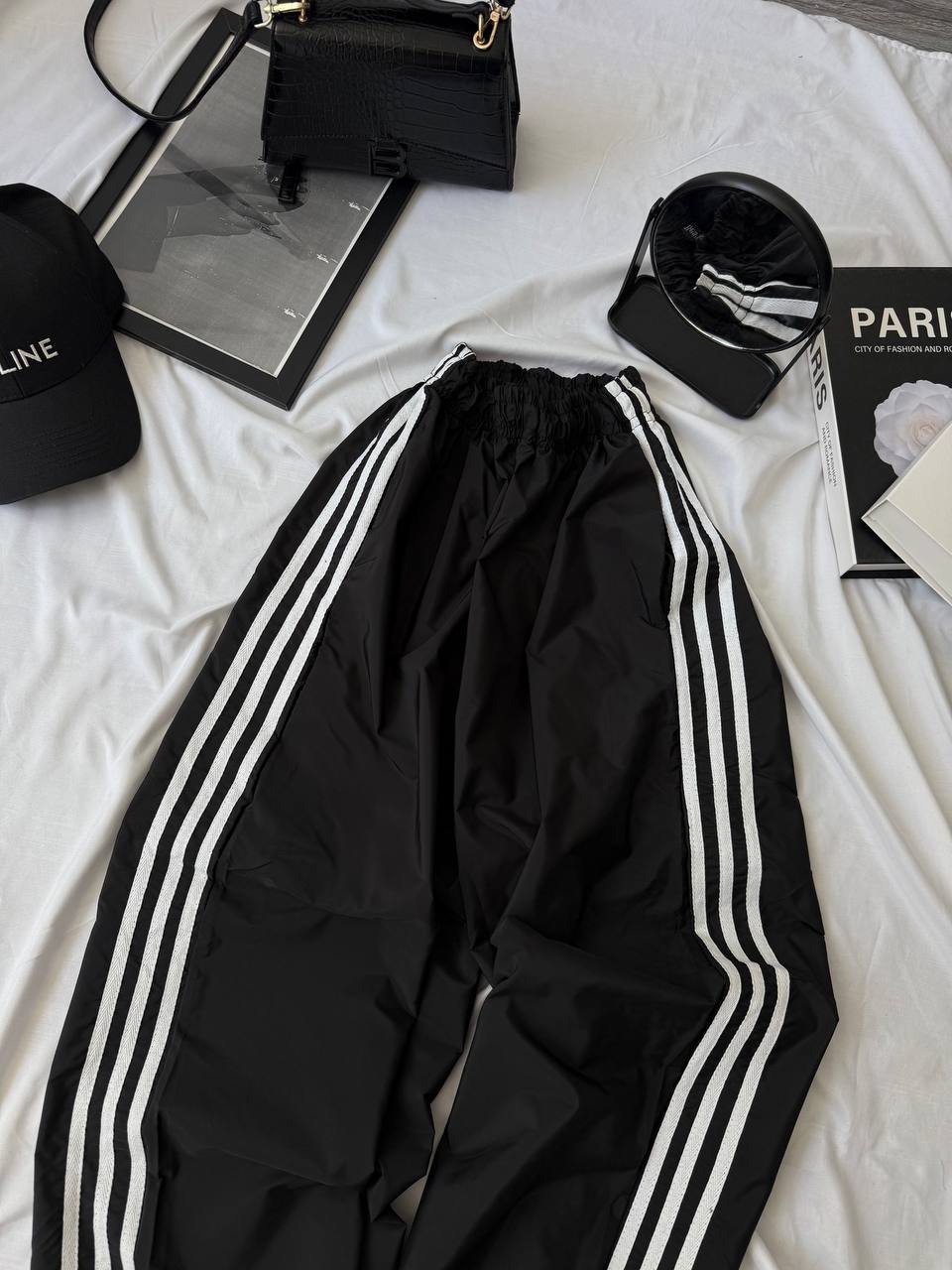 Pantalones con franjas de corte oversize