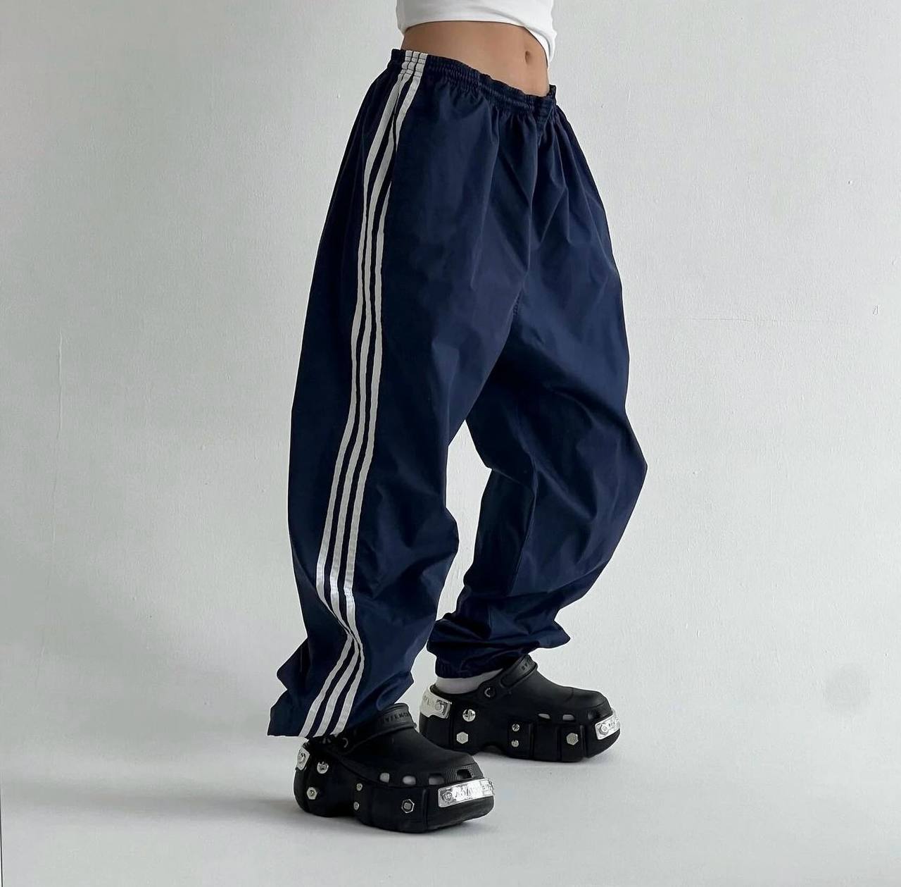 Pantalones con franjas de corte oversize