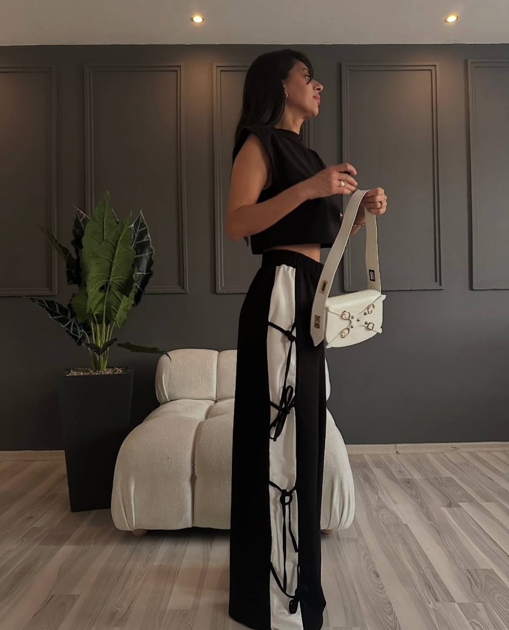 Pantalones con inserciones blancas a los lados