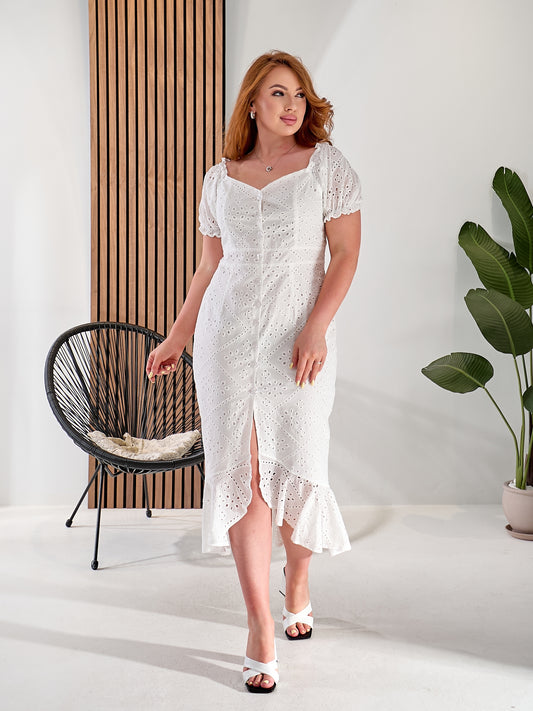 Elegante vestido de mujer con tejido batista y hombros descubiertos