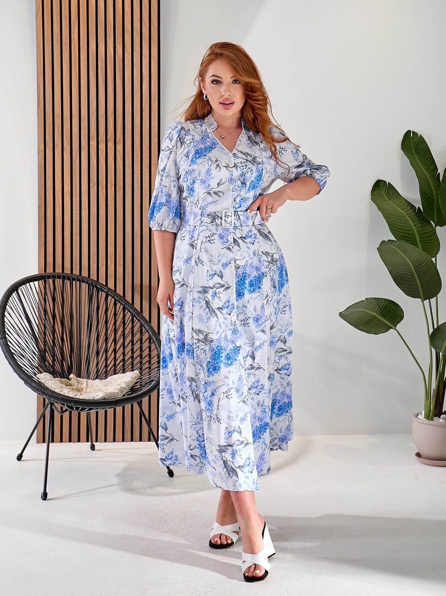 Excelente vestido vaporoso de mujer con estampado floral
