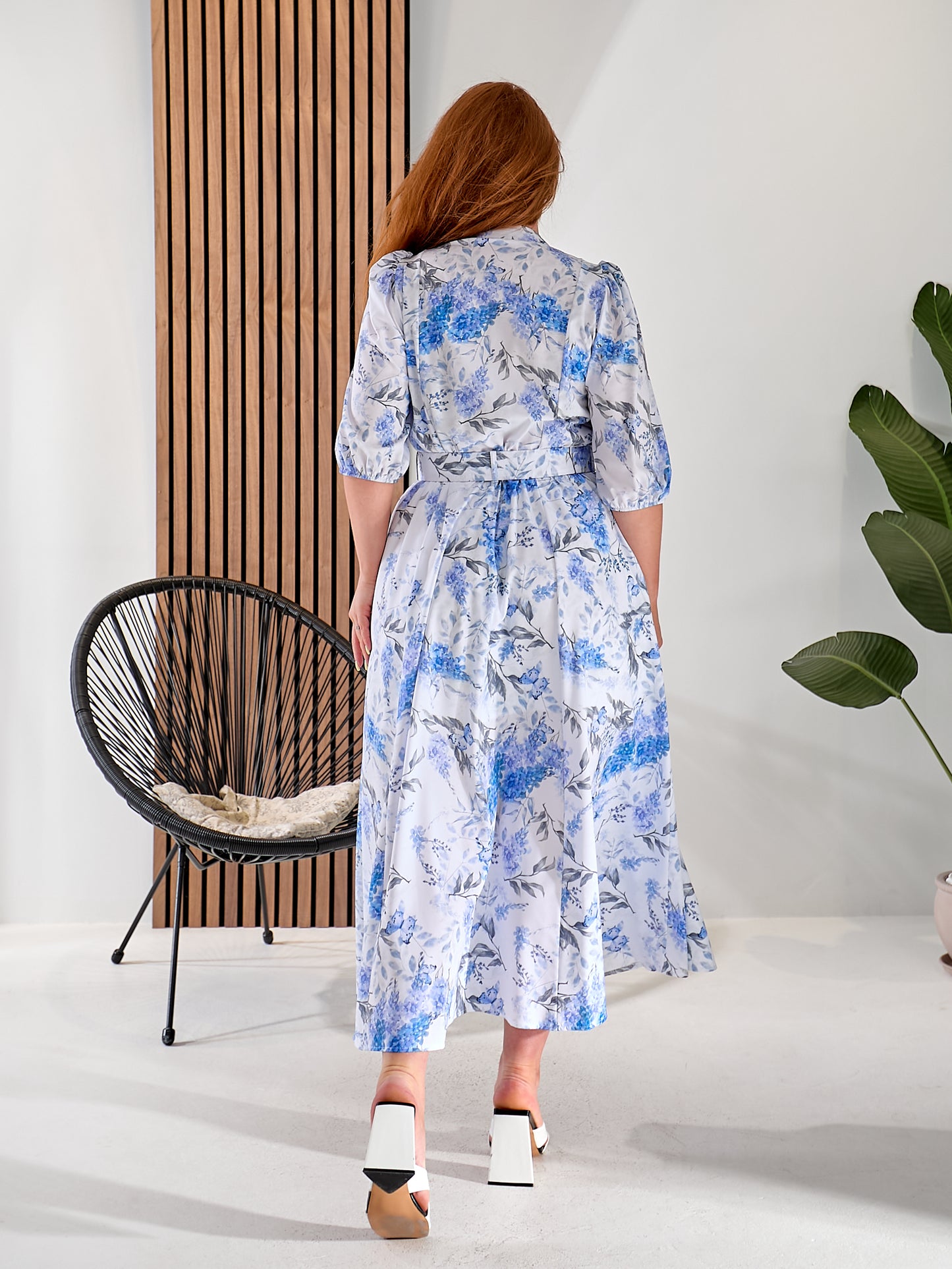 Excelente vestido vaporoso de mujer con estampado floral