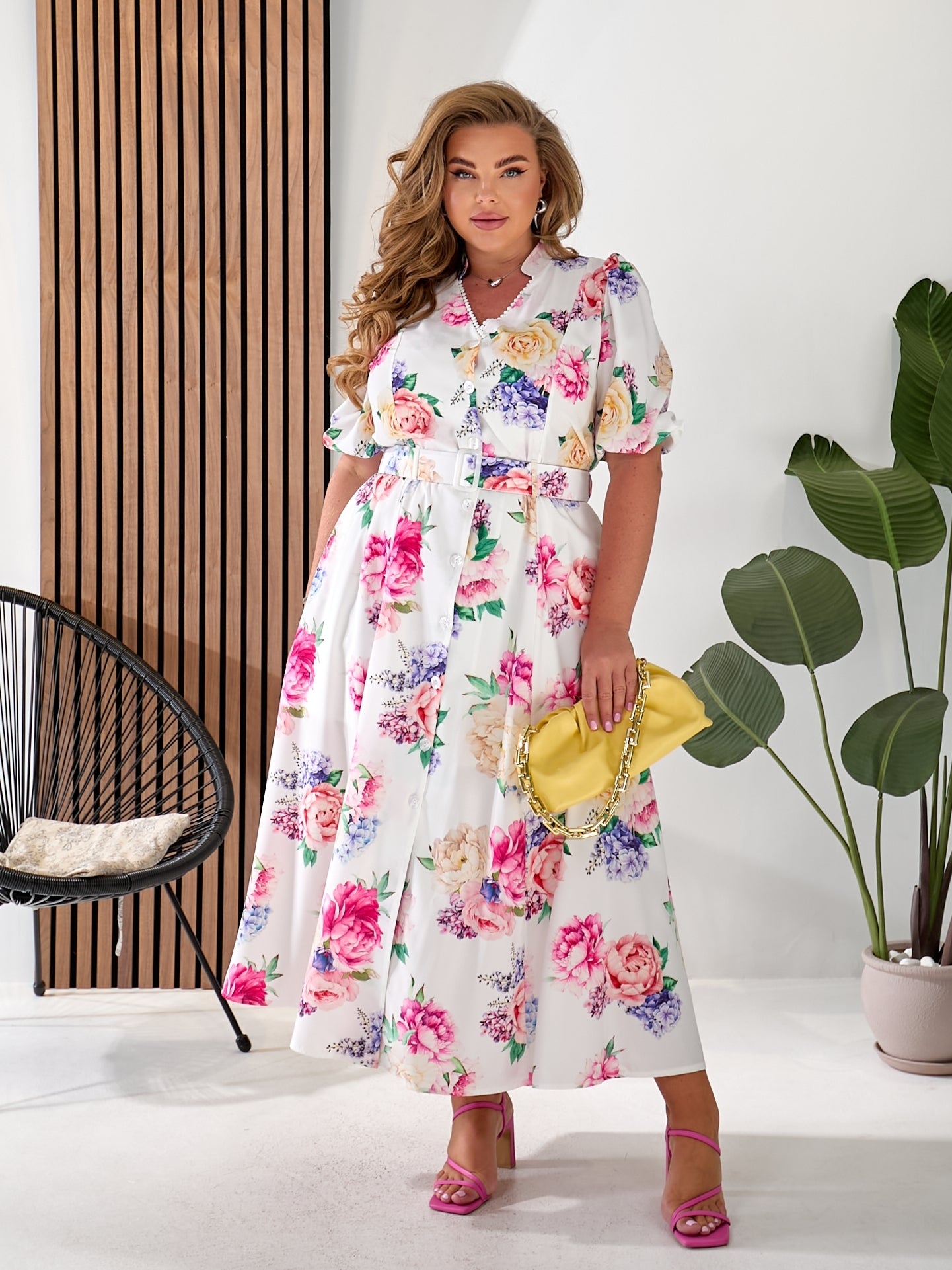 Excelente vestido vaporoso de mujer con estampado floral