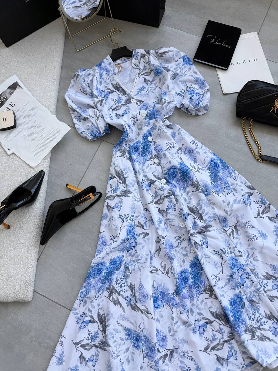 Excelente vestido vaporoso de mujer con estampado floral