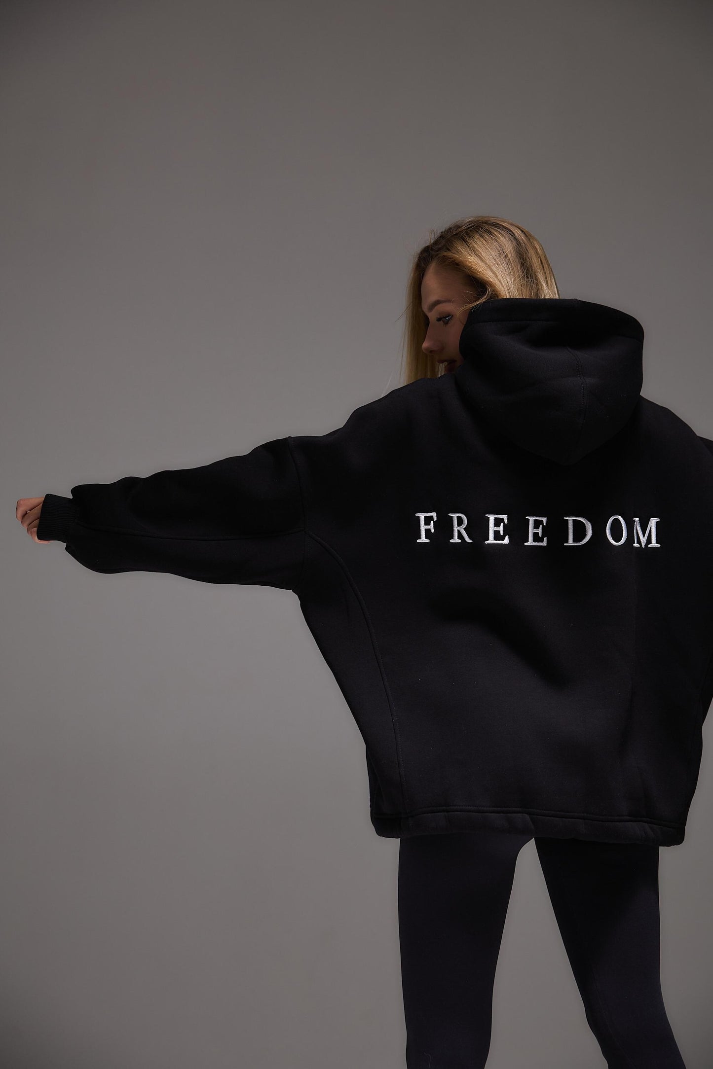 Толстовка с 3Д вышивкой «FREEDOM», Оверсайз