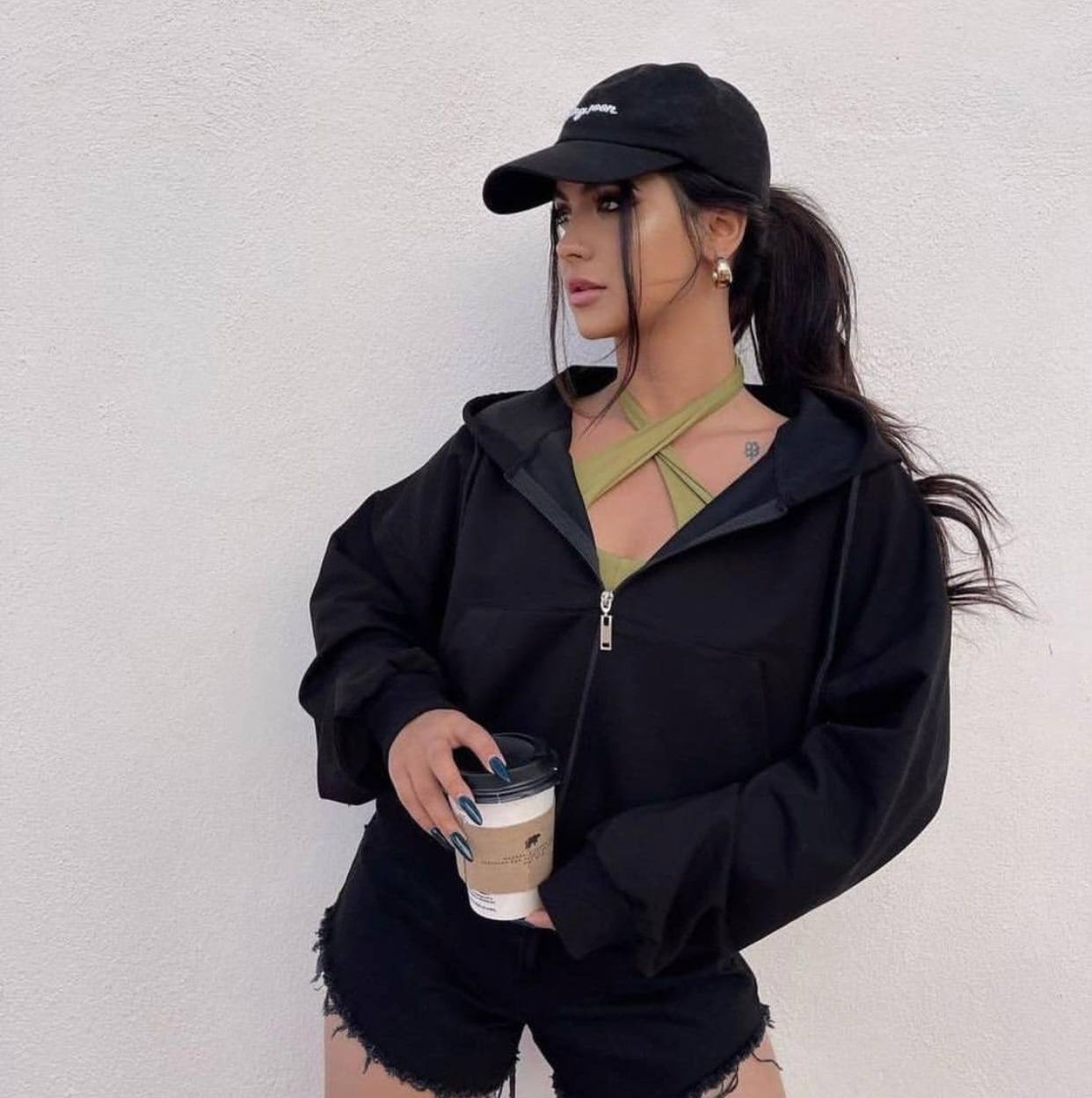 Sudadera corta con capucha