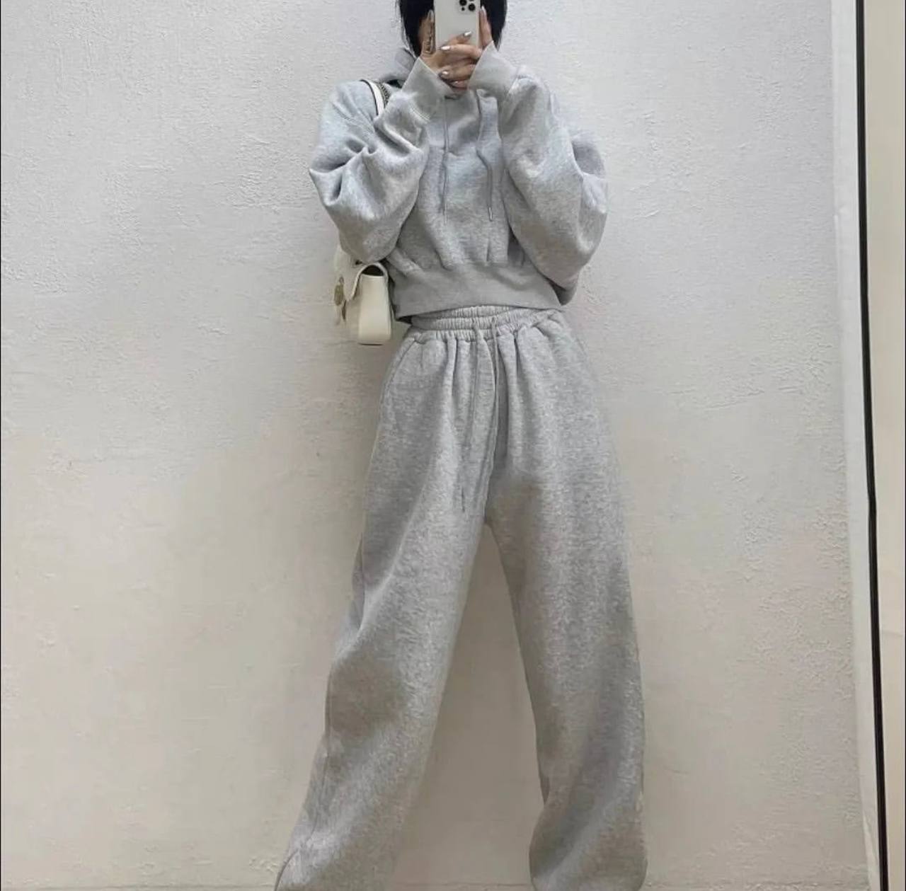 Traje de polar con sudadera corta con capucha
