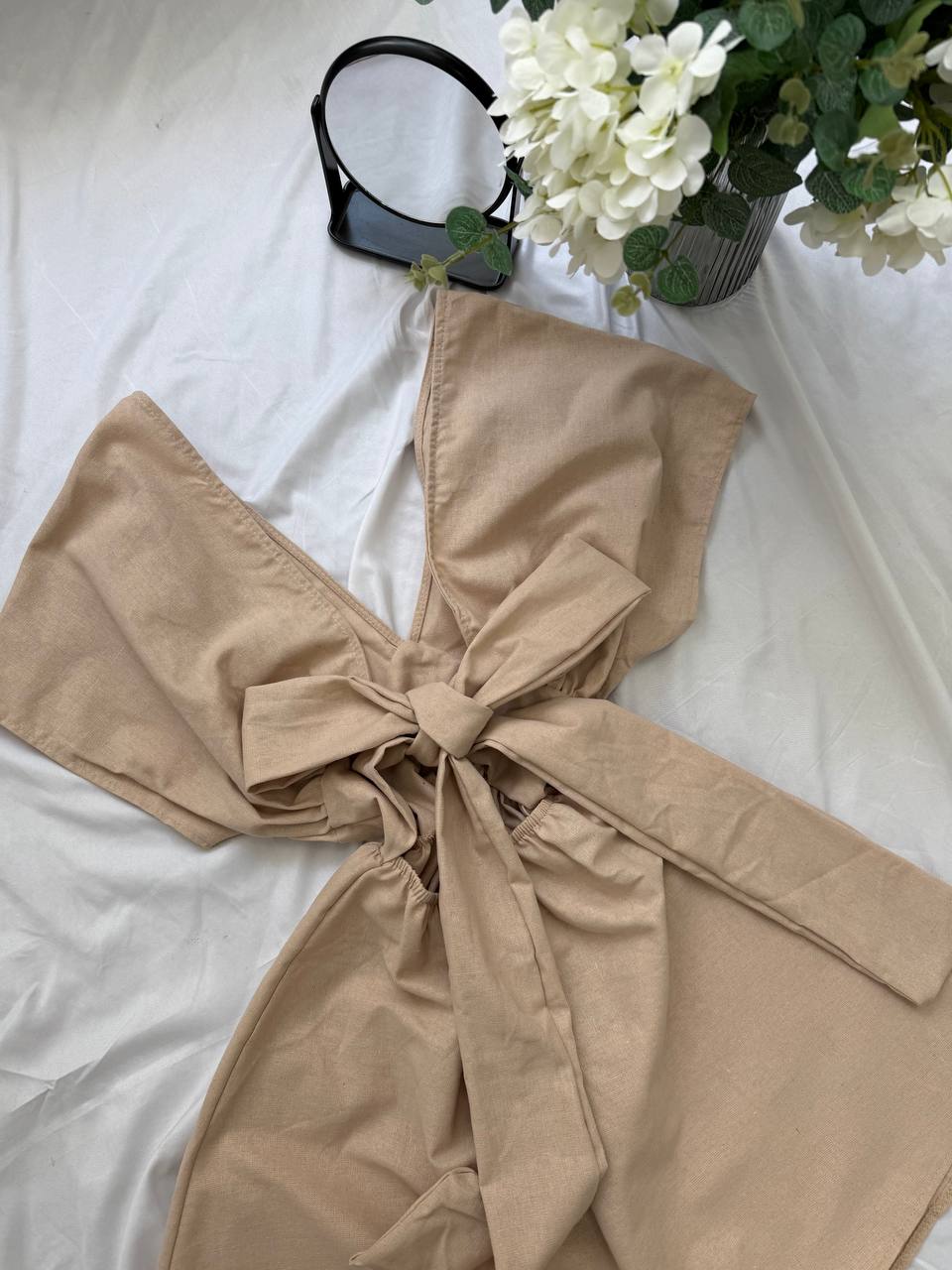 Vestido con espalda descubierta de lino natural