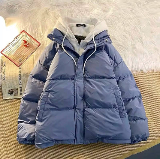 Chaqueta de plumas con capucha cosida