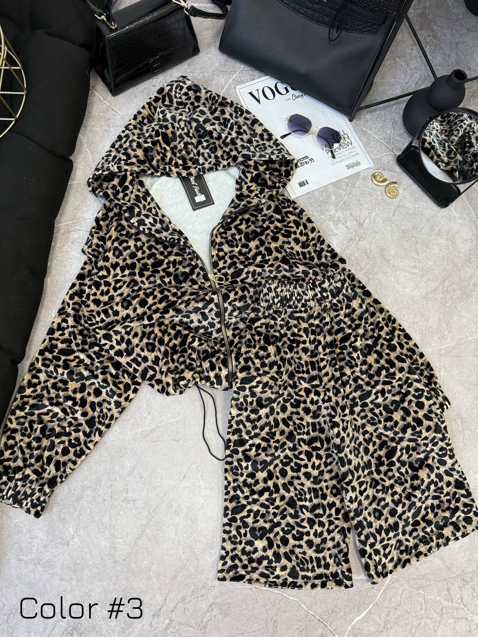 Trajes de tres piezas muy geniales de suave terciopelo