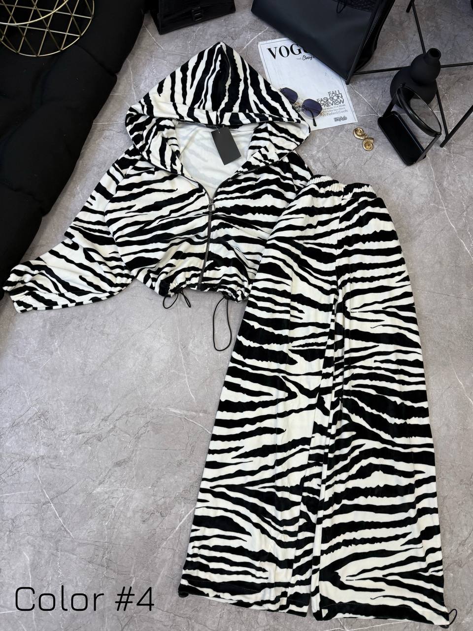 Trajes de tres piezas muy geniales de suave terciopelo
