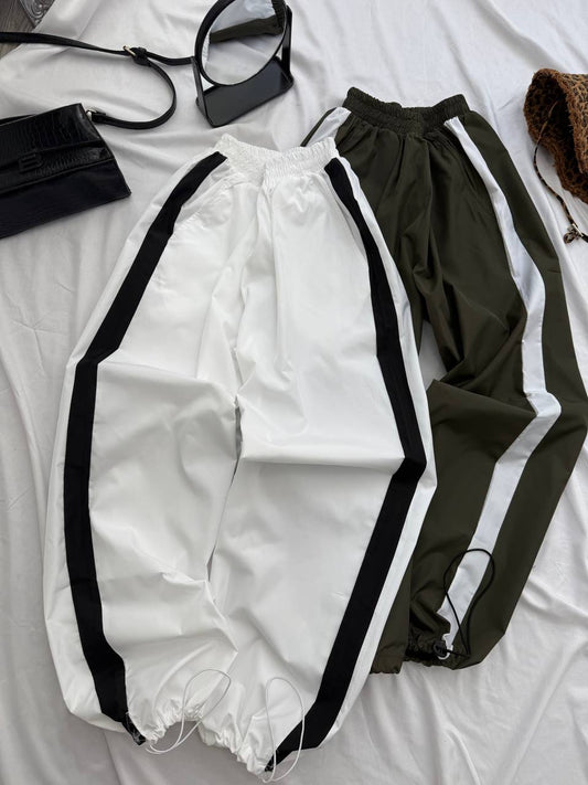 Pantalones cargo de tela impermeable de colores