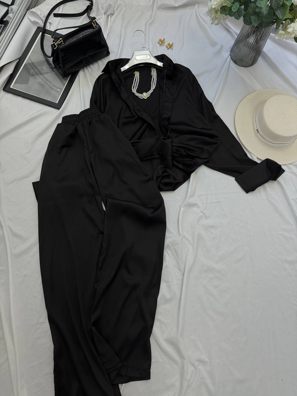 Suaves trajes de seda