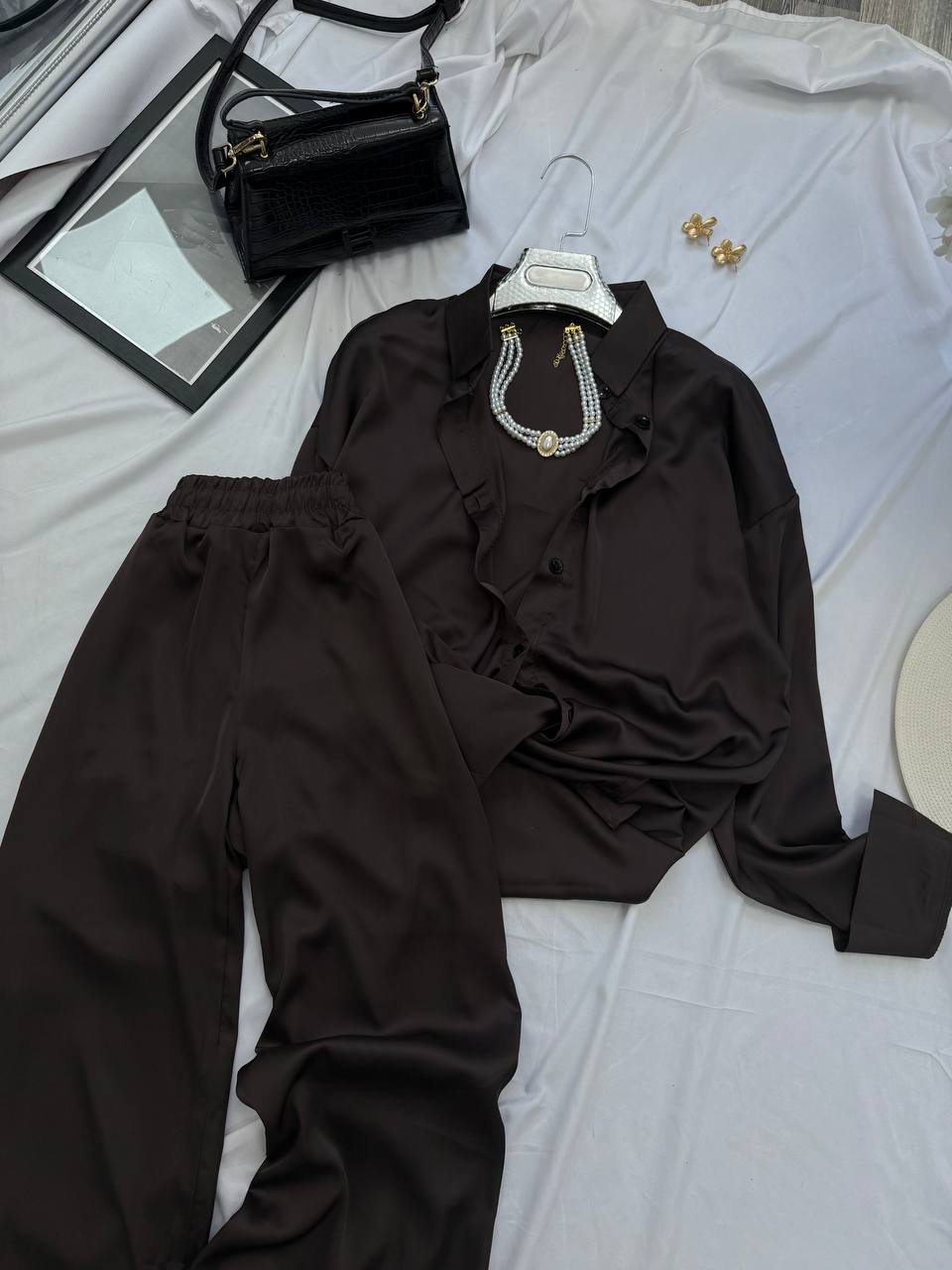 Suaves trajes de seda