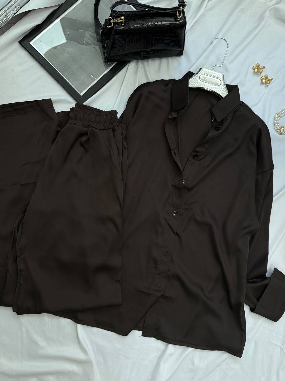 Suaves trajes de seda
