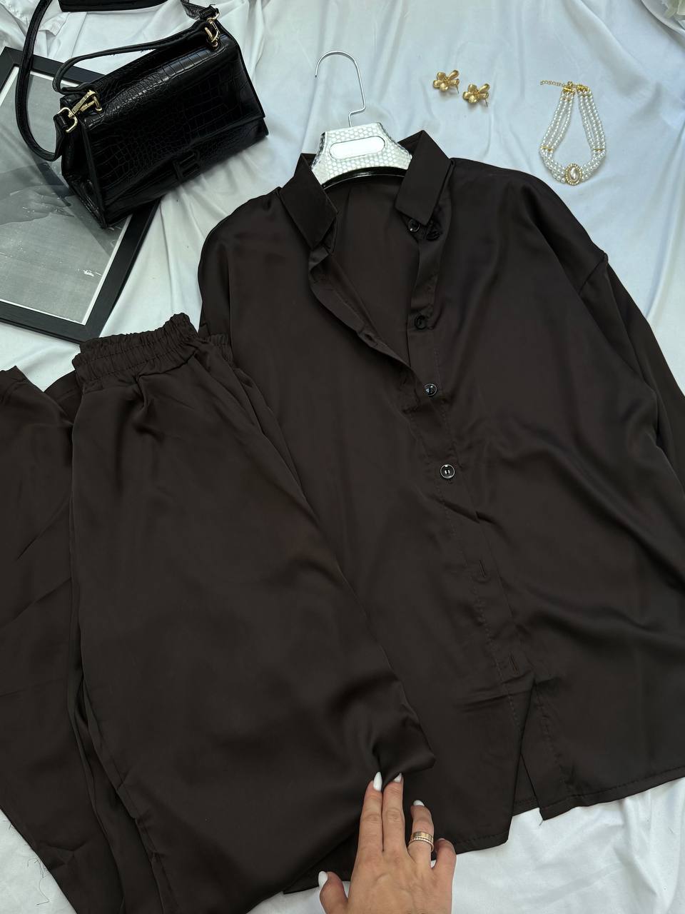 Suaves trajes de seda