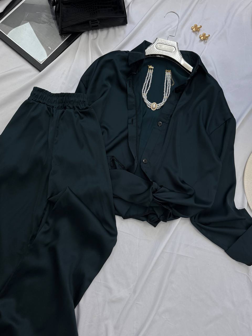 Suaves trajes de seda